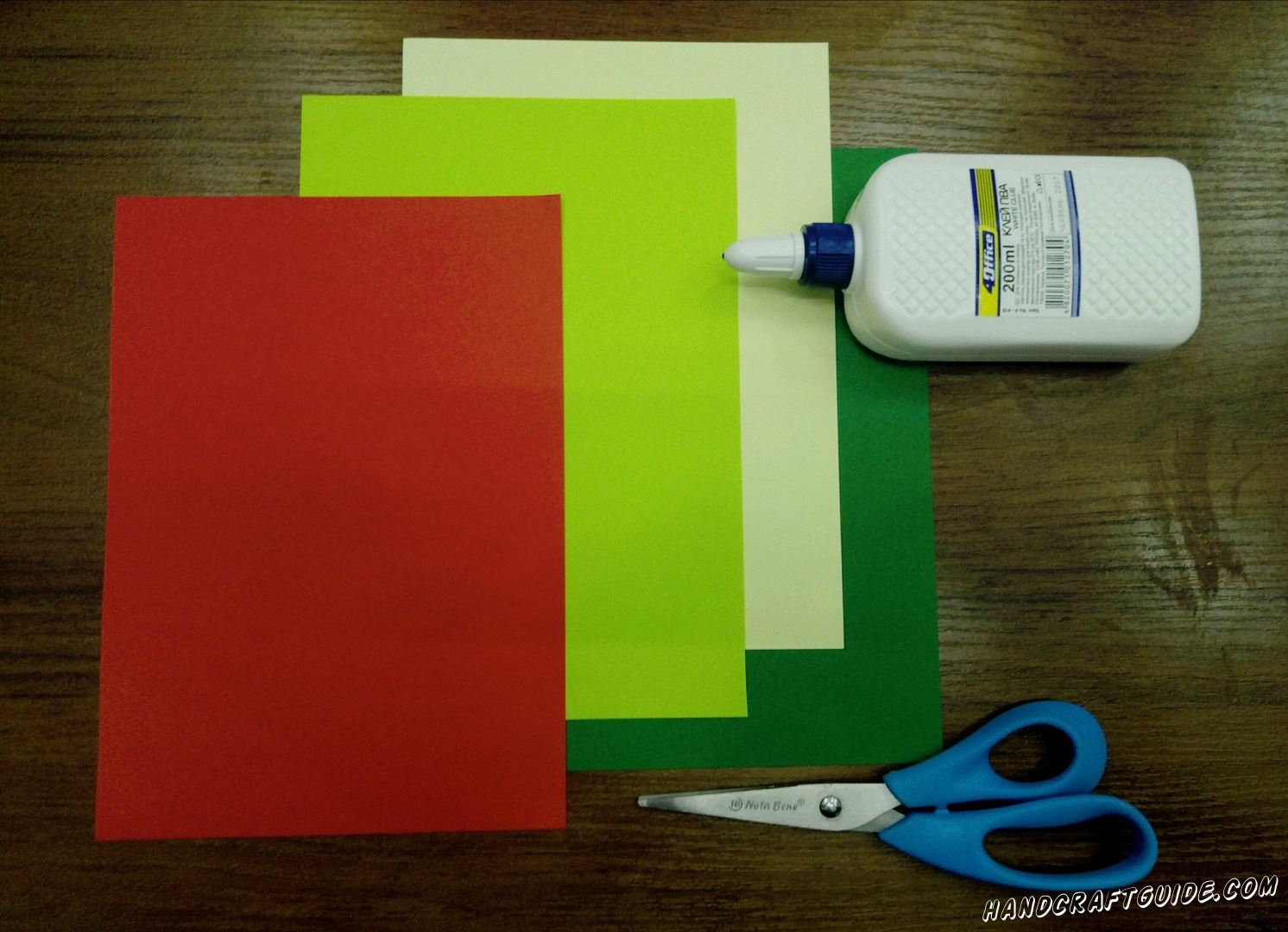 Для этого нам понадобится:  Цветная бумага: красная , салатовая, бледно-желтая, зелёная Клей Ножницы
