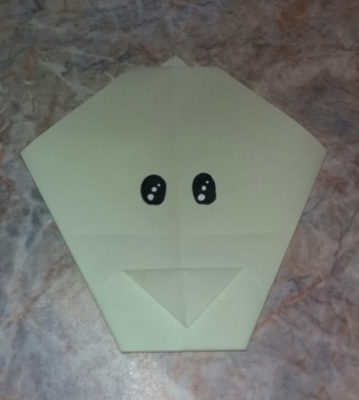 Учимся делать собачку из бумаги, с помощью техники оригами, следуя пошаговой инструкции. 